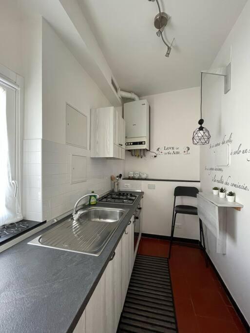 La Casa Del Mare Apartment Савона Екстериор снимка