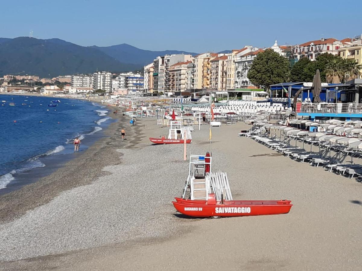La Casa Del Mare Apartment Савона Екстериор снимка